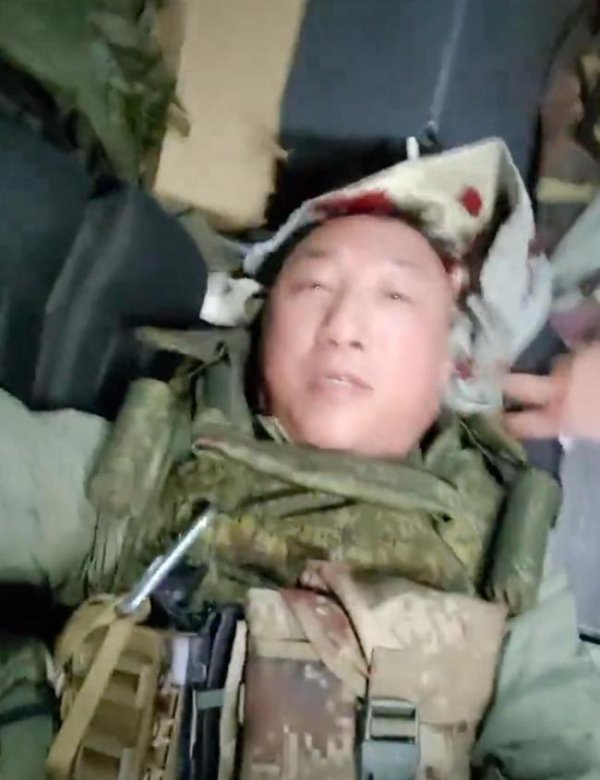 同花易配 中方回应中国记者在俄遇袭受伤 乌军袭击遭谴责